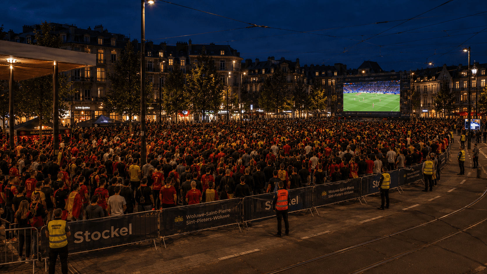 Fan zone — supporters regardant un match en plein air